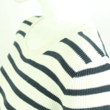 Laden Sie das Bild in den Galerie-Viewer, Second Hand PART TWO Pullover Gr. L weiß blau gestreift Strick (*)