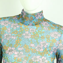 Laden Sie das Bild in den Galerie-Viewer, Second Hand BAUM UND PFERDGARTEN Mesh Shirt Gr. S blau floral gemustert  (*)