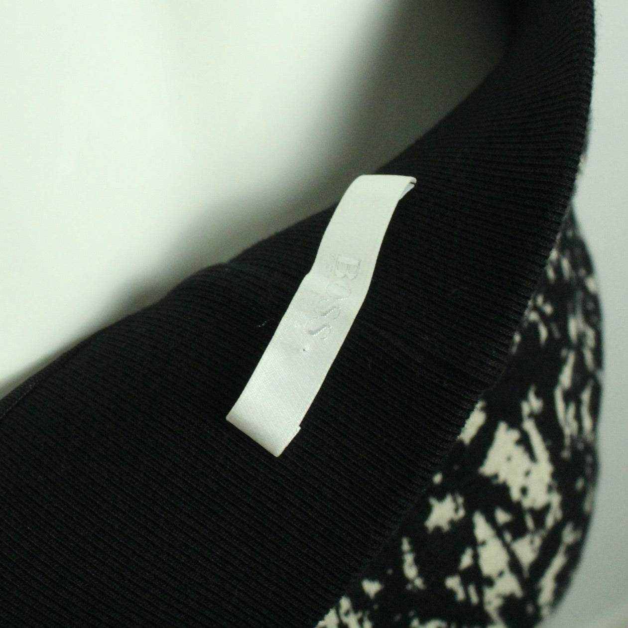Second Hand HUGO BOSS Rock Gr. S schwarz creme Stretchrock (*)