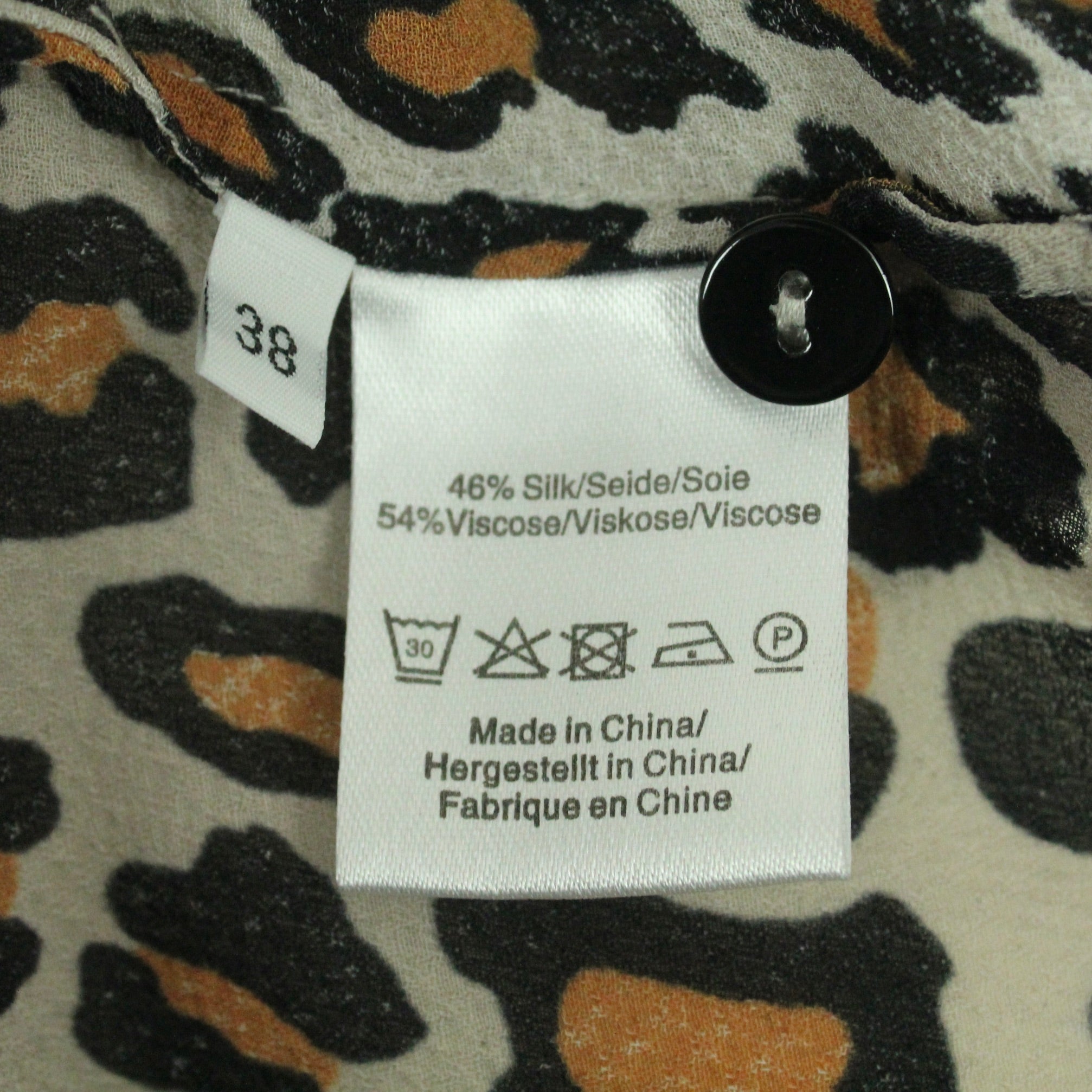 Second Hand BAUM UND PFERDGARTEN Bluse Gr. 38 mit Seide Animalprint (*)