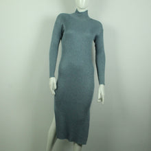 Laden Sie das Bild in den Galerie-Viewer, Second Hand BAUM UND PFERDGARTEN Strickkleid Gr. M hellblau Glitzer (*)