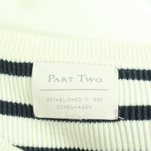 Laden Sie das Bild in den Galerie-Viewer, Second Hand PART TWO Pullover Gr. L weiß blau gestreift Strick (*)
