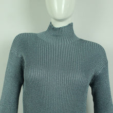 Laden Sie das Bild in den Galerie-Viewer, Second Hand BAUM UND PFERDGARTEN Strickkleid Gr. M hellblau Glitzer (*)