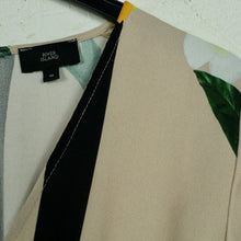 Laden Sie das Bild in den Galerie-Viewer, Second Hand RIVER ISLAND Jumpsuit Gr. 10 (36) rosa bunt geblümt (*)