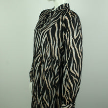 Laden Sie das Bild in den Galerie-Viewer, Second Hand GESTUZ Maxikleid Gr. 36 schwarz mehrfarbig Animalprint (*)