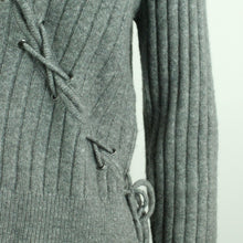Laden Sie das Bild in den Galerie-Viewer, Second Hand BAUM UND PFERDGARTEN Pullover Gr. M grau V-Neck Strick (*)