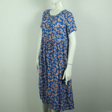 Laden Sie das Bild in den Galerie-Viewer, Second Hand PIECES Midikleid Gr. S blau mehrfarbig geblümt (*)