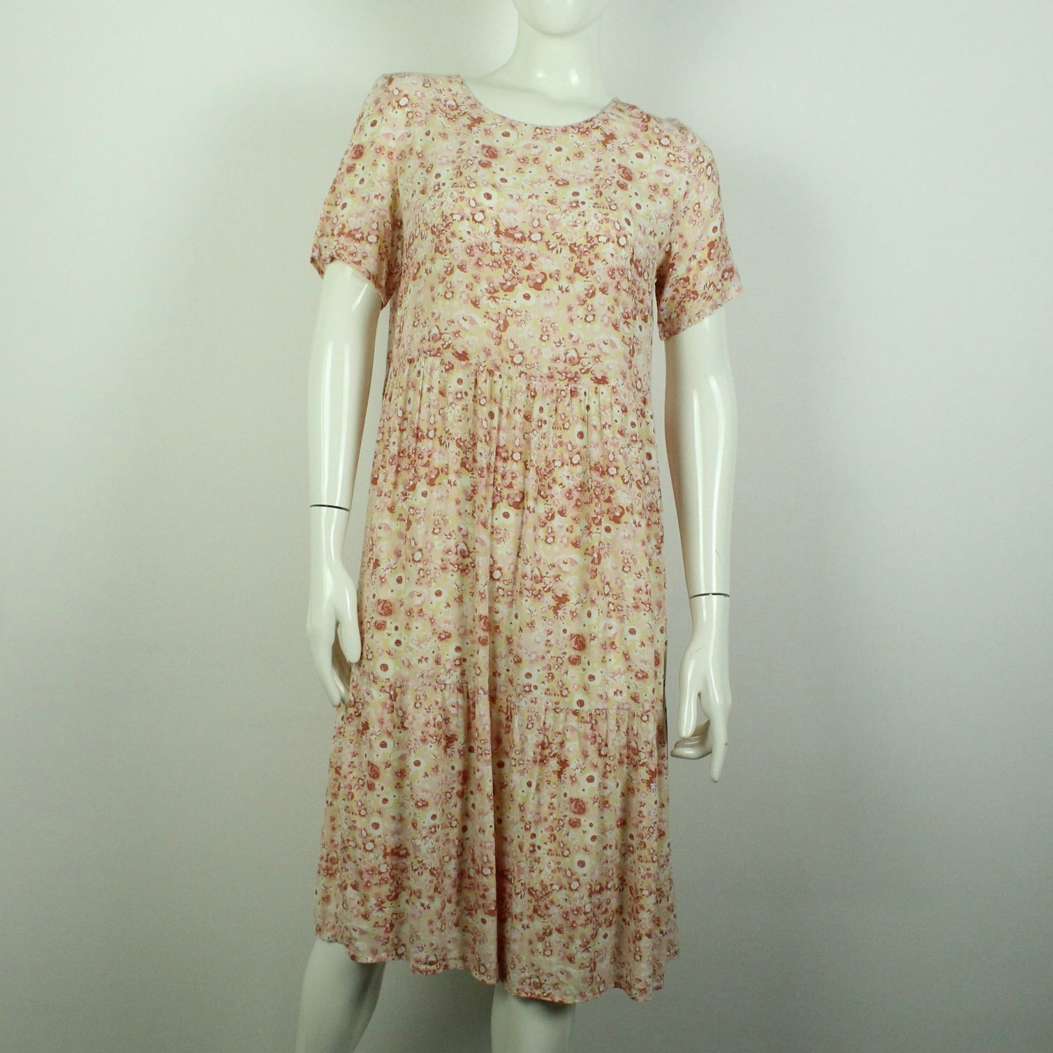 Second Hand PIECES Midikleid Gr. S nude mehrfarbig geblümt (*)