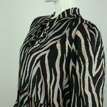 Laden Sie das Bild in den Galerie-Viewer, Second Hand GESTUZ Maxikleid Gr. 36 schwarz mehrfarbig Animalprint (*)