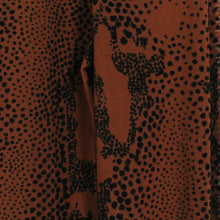 Laden Sie das Bild in den Galerie-Viewer, Second Hand COSTES REBEL Mesh Longsleeve Gr. XS braun schwarz Animalprint (*)