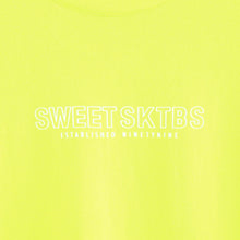 Laden Sie das Bild in den Galerie-Viewer, Second Hand SWEET SKTBS T-Shirt Gr. M gelb-grün mit Print (*)