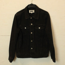 Laden Sie das Bild in den Galerie-Viewer, Second Hand WEEKDAY Jeansjacke Gr. S schwarz (*)
