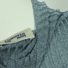 Laden Sie das Bild in den Galerie-Viewer, Second Hand BAUM UND PFERDGARTEN Strickkleid Gr. M hellblau Glitzer (*)