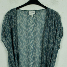 Laden Sie das Bild in den Galerie-Viewer, Second Hand GANNI Kimono Gr. one size blau weiß gemustert (*)