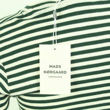 Laden Sie das Bild in den Galerie-Viewer, Second Hand MADS NORGAARD Longsleeve Gr. M Mod. Tuba grün creme gestreift (*)