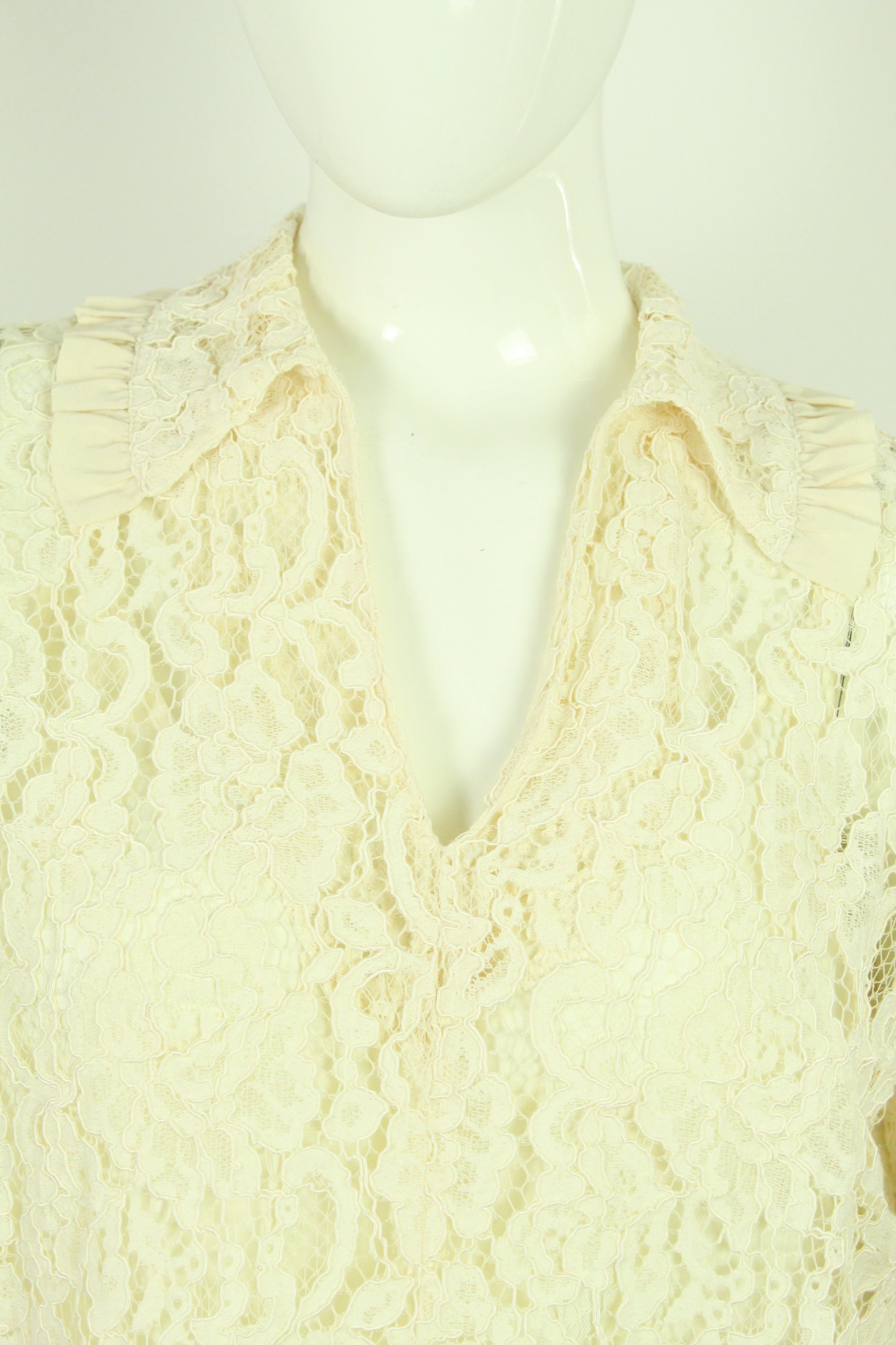 Second Hand BAUM UND PFERDGARTEN Spitzenbluse Gr. 40 vanille (*)