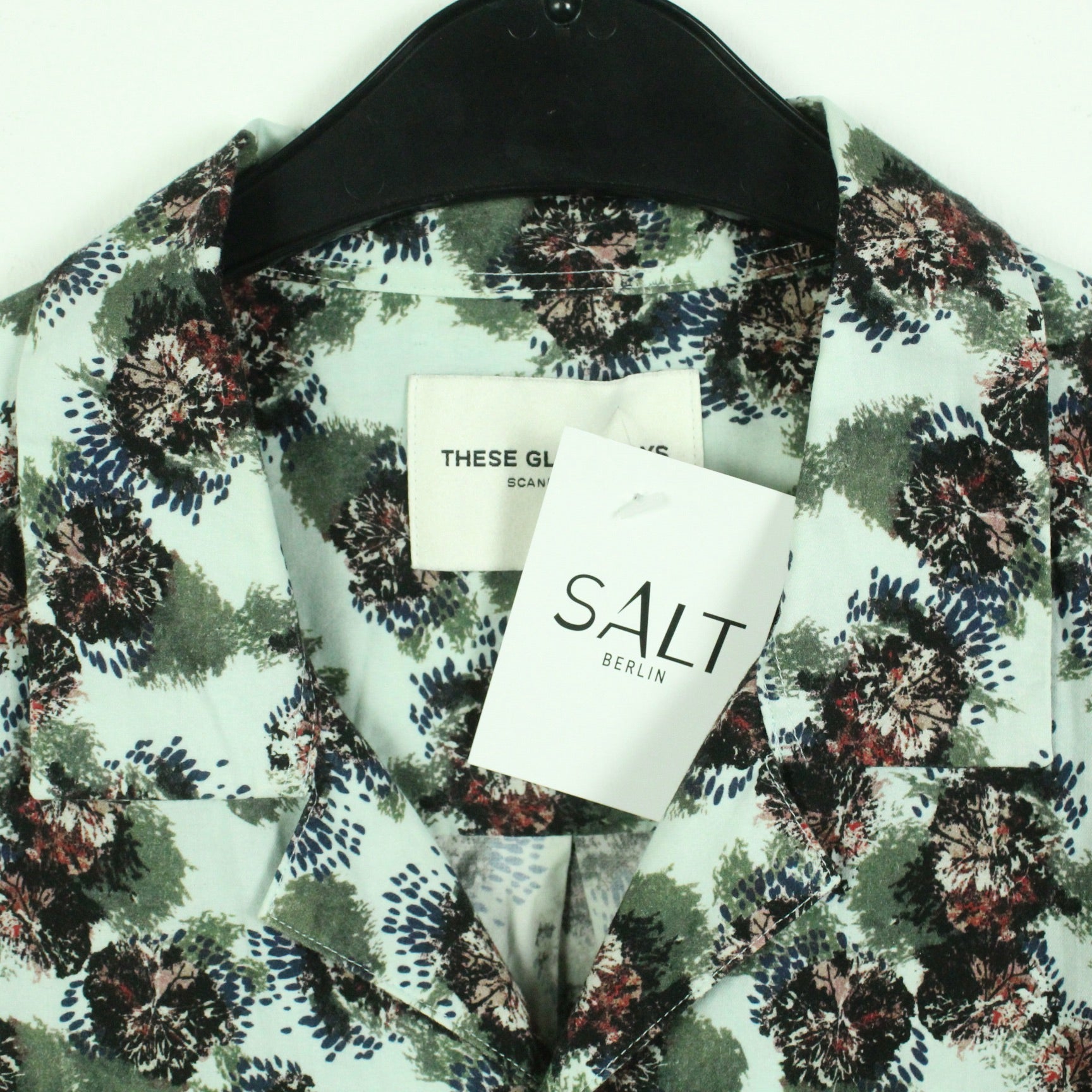 Second Hand THESE GLORY DAYS Hemd Gr. L bunt gemustert kurzarm (*)