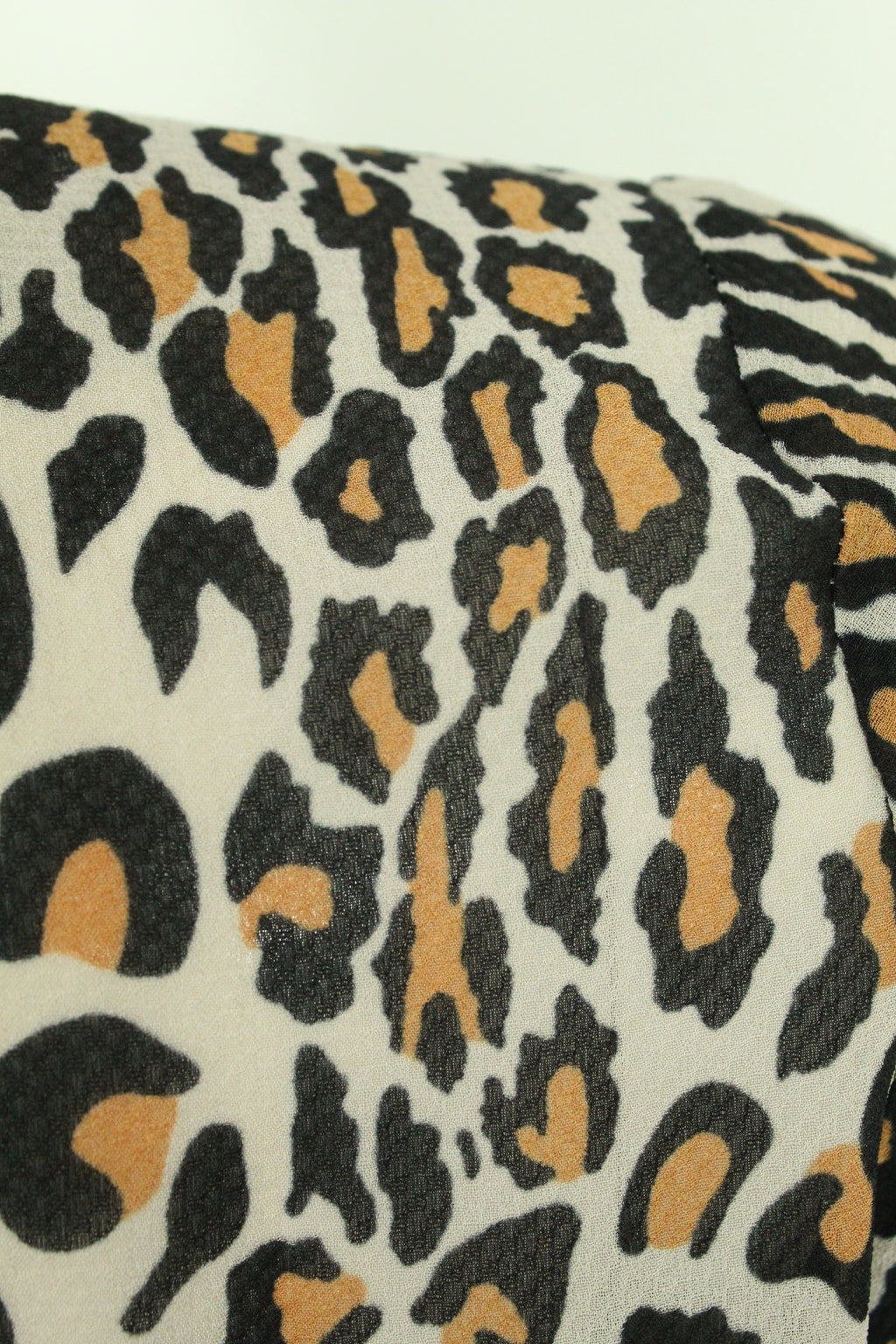 Second Hand BAUM UND PFERDGARTEN Bluse Gr. 38 mit Seide Animalprint (*)