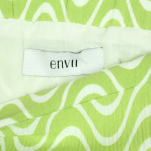 Laden Sie das Bild in den Galerie-Viewer, Second Hand ENVII Rock Gr. L grün weiß 70s Style (*)