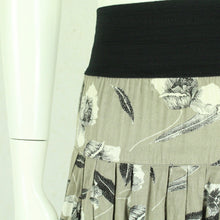 Laden Sie das Bild in den Galerie-Viewer, Vintage Maxirock Gr. S mehrfarbig geblümt High Waist Rock