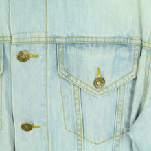 Laden Sie das Bild in den Galerie-Viewer, Second Hand RECLAIMED VINTAGE Jeansjacke Gr. M hellblau Jacke (*)