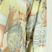 Laden Sie das Bild in den Galerie-Viewer, Vintage Bluse Gr. M beige pastell mehrfarbig Crazy Pattern langarm