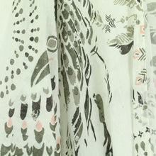 Laden Sie das Bild in den Galerie-Viewer, Second Hand ODD MOLLY Kimono Gr. OS weiß mehrfarbig gemustert (*)