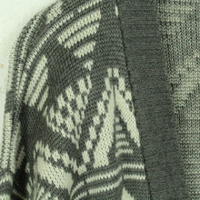 Laden Sie das Bild in den Galerie-Viewer, Vintage Cardigan mit Wolle Gr. L grau weiß Crazy Pattern Strickjacke