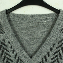 Laden Sie das Bild in den Galerie-Viewer, Vintage Pullover mit Wolle Gr. M grau mehrfarbig Crazy Pattern Strick