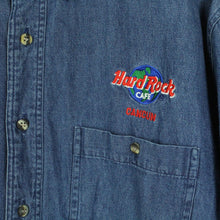 Laden Sie das Bild in den Galerie-Viewer, Vintage HARD ROCK CAFE CANCUN Jeanshemd Gr. M blau Denim