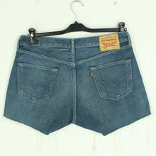 Laden Sie das Bild in den Galerie-Viewer, Second Hand LEVIS Jeansshorts Gr. W36 blau Mod. 501 Denim Shorts (*)