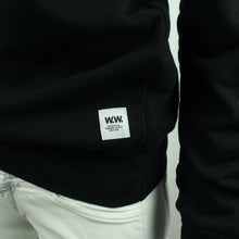 Laden Sie das Bild in den Galerie-Viewer, Second Hand WOOD WOOD Sweatshirt Gr. XS schwarz uni (*)