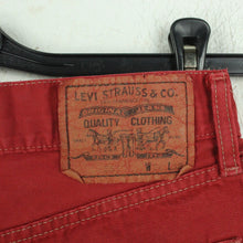 Laden Sie das Bild in den Galerie-Viewer, Second Hand LEVI&#39;S Jeansshorts Gr. 29 rot Mod. 552 Denim Shorts (*)