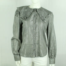 Laden Sie das Bild in den Galerie-Viewer, Second Hand BOII Bluse Gr. L grau silber gestreift (*)