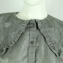 Laden Sie das Bild in den Galerie-Viewer, Second Hand BOII Bluse Gr. L grau silber gestreift (*)
