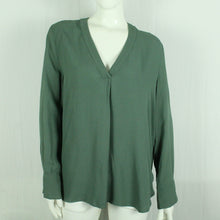 Laden Sie das Bild in den Galerie-Viewer, Second Hand SAMSOE SAMSOE Bluse Gr. L oliv uni (*)