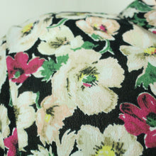 Laden Sie das Bild in den Galerie-Viewer, Second Hand GANNI Bluse Gr. L schwarz mehrfarbig geblümt (*)