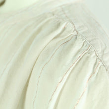 Laden Sie das Bild in den Galerie-Viewer, Second Hand SOFIE SCHNOOR Bluse Gr. XL rosa weiß gestreift Glitzer (*)