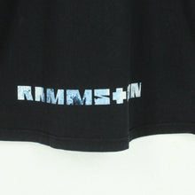 Laden Sie das Bild in den Galerie-Viewer, Vintage RAMMSTEIN T-Shirt Gr. M schwarz mit Print und Backprint Album: ROSENROT 2005