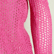 Laden Sie das Bild in den Galerie-Viewer, Vintage Cardigan Female Gr. M pink Glitzer Lochmuster Strick