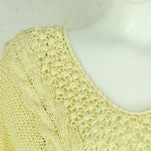 Laden Sie das Bild in den Galerie-Viewer, Vintage Pullover Female Gr. M gelb uni Lochmuster kurzarm Strick