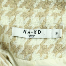 Laden Sie das Bild in den Galerie-Viewer, Second Hand NA-KD Hemdjacke Gr. 34 beige Hahnentritt Jacke (*)