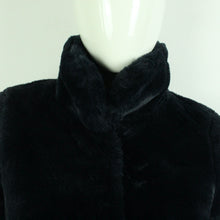 Laden Sie das Bild in den Galerie-Viewer, Second Hand VERO MODA Fake Fur Jacke Gr. S blau uni (*)