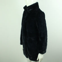 Laden Sie das Bild in den Galerie-Viewer, Second Hand VERO MODA Fake Fur Jacke Gr. S blau uni (*)