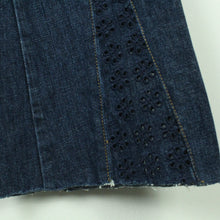 Laden Sie das Bild in den Galerie-Viewer, Second Hand CLAUDIE PIERLOT Jeans Gr. 36 dunkelblau Flared High Waist Denim (*)