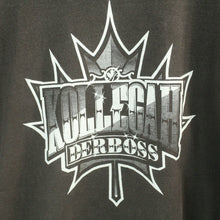 Laden Sie das Bild in den Galerie-Viewer, Vintage KOLLEGAH DER BOSS T-Shirt / Bandshirt Gr. L schwarz mit Print (*)