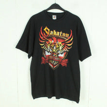 Laden Sie das Bild in den Galerie-Viewer, Vintage SABATON T-Shirt Gr. XL schwarz mit Print und Backprint Tour: COAT OF ARMS 2010