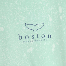Laden Sie das Bild in den Galerie-Viewer, Vintage Souvenir Longsleeve Gr. L mint weiß gemustert Massachusetts Boston