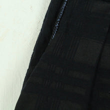 Laden Sie das Bild in den Galerie-Viewer, Second Hand ANNI GRACE Shorts Gr. M schwarz blau kariert (*)