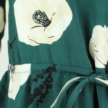 Laden Sie das Bild in den Galerie-Viewer, Second Hand ENVII Kleid Gr. XS grün mehrfarbig geblümt (*)